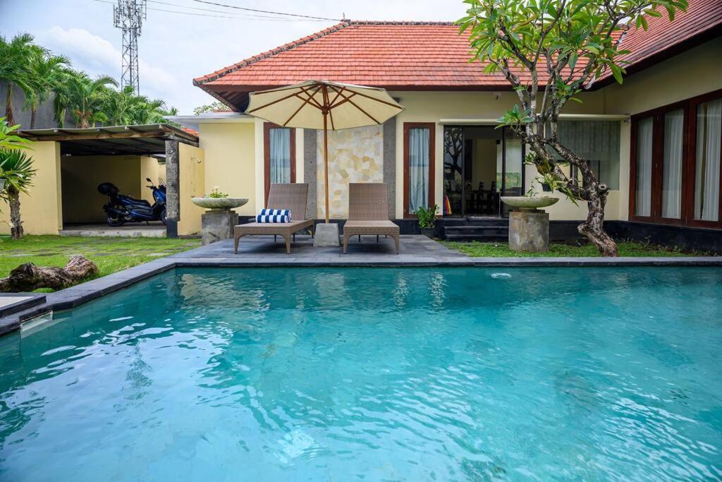 Lucky Lily Villa